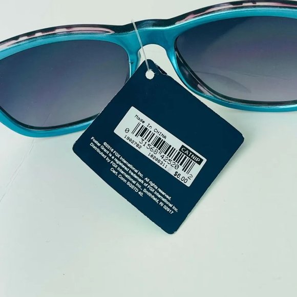 SG00688 Classic Trend Sunglasses For Women Wrap 100% UVA-UVB Protection, Blue - Picture 4 of 6